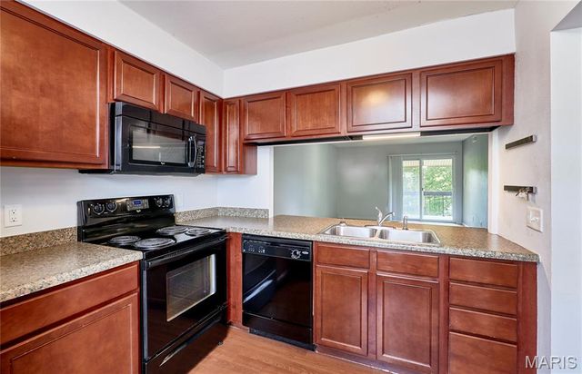 1937 Greenpoint Drive 304, Kirkwood, MO 63122