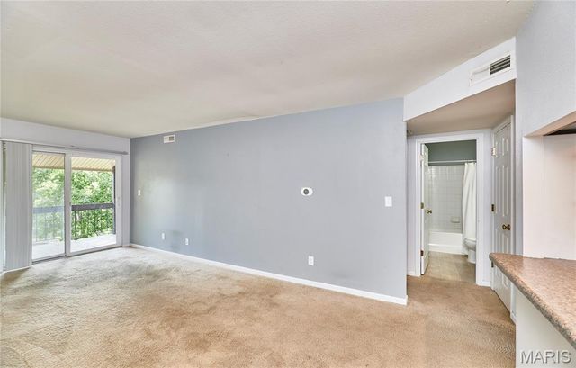 1937 Greenpoint Drive 304, Kirkwood, MO 63122