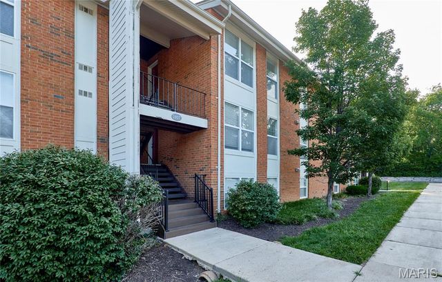 1937 Greenpoint Drive 304, Kirkwood, MO 63122