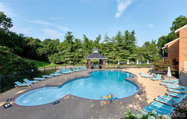 1937 Greenpoint Drive 304, Kirkwood, MO 63122