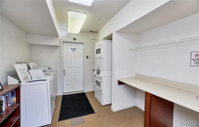 1937 Greenpoint Drive 304, Kirkwood, MO 63122