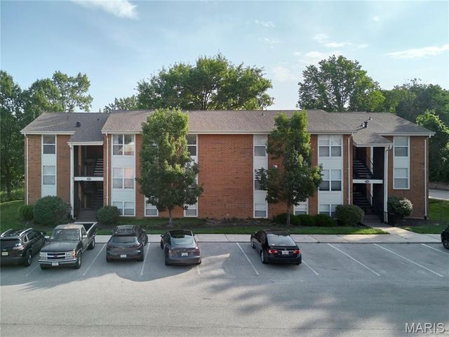 1937 Greenpoint Drive 304, Kirkwood, MO 63122