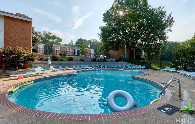 1937 Greenpoint Drive 304, Kirkwood, MO 63122