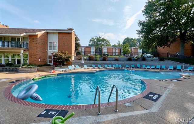 1937 Greenpoint Drive 304, Kirkwood, MO 63122