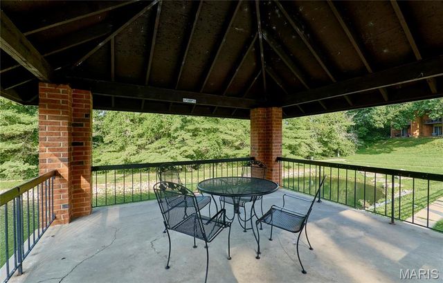 1937 Greenpoint Drive 304, Kirkwood, MO 63122