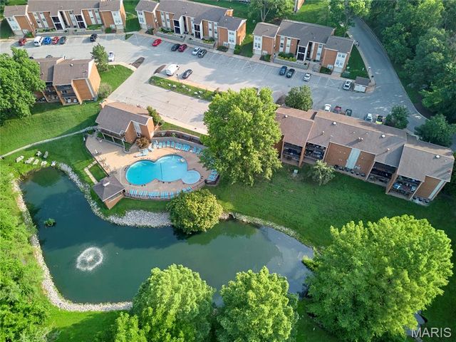 1937 Greenpoint Drive 304, Kirkwood, MO 63122