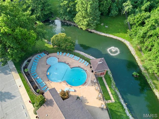1937 Greenpoint Drive 304, Kirkwood, MO 63122