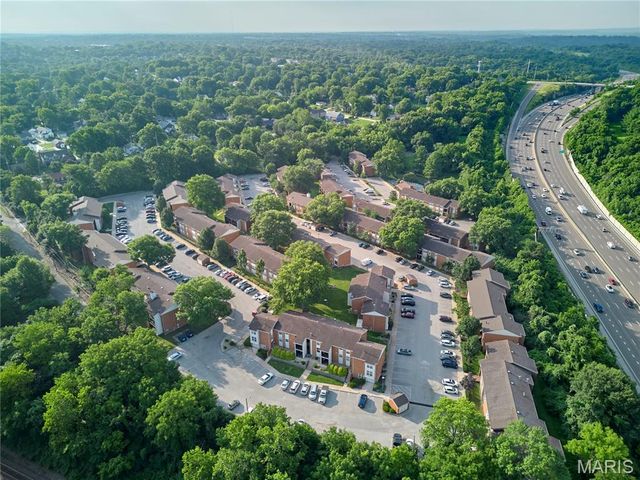 1937 Greenpoint Drive 304, Kirkwood, MO 63122