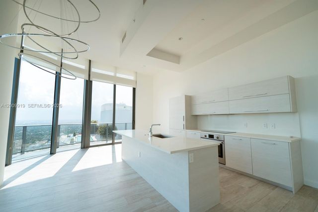 45 SW 9th Street 4906, Miami, FL 33130