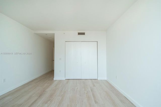 45 SW 9th Street 4906, Miami, FL 33130