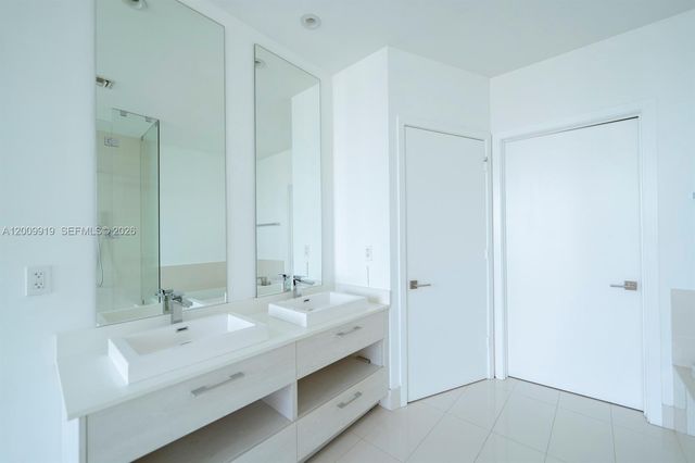 45 SW 9th Street 4906, Miami, FL 33130