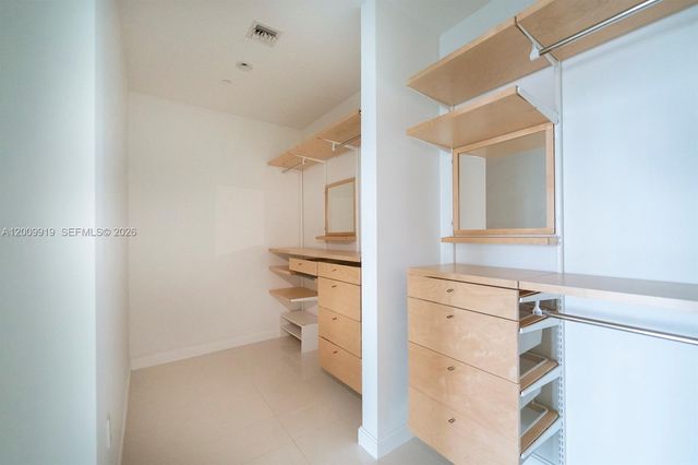 45 SW 9th Street 4906, Miami, FL 33130