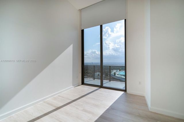 45 SW 9th Street 4906, Miami, FL 33130