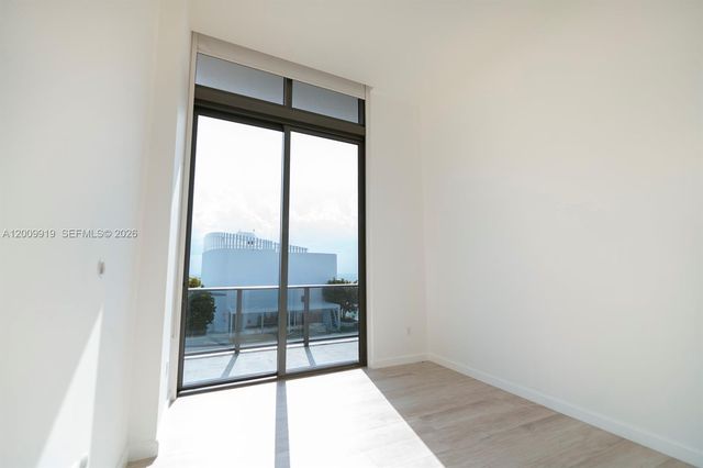 45 SW 9th Street 4906, Miami, FL 33130
