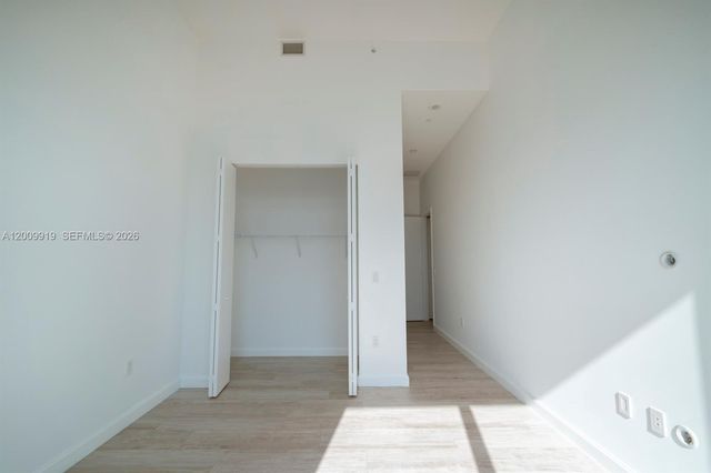 45 SW 9th Street 4906, Miami, FL 33130