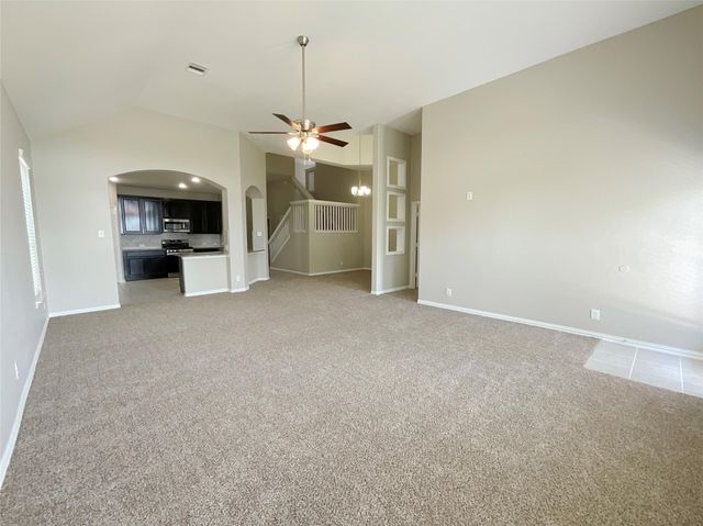8707 E Crescent Lake Circle, Baytown, TX 77521