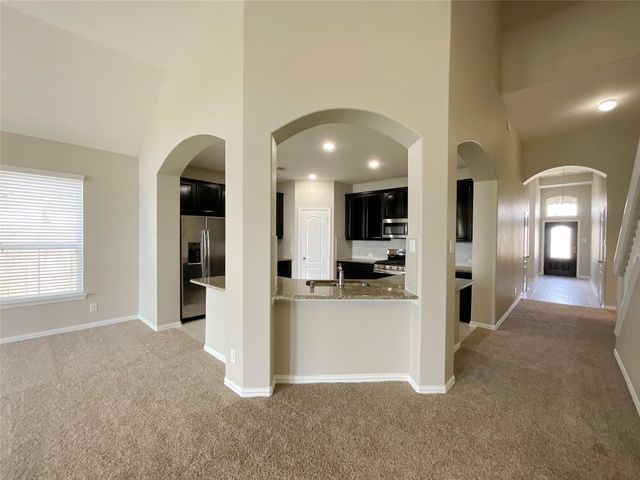 8707 E Crescent Lake Circle, Baytown, TX 77521