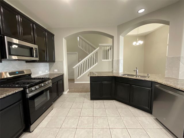 8707 E Crescent Lake Circle, Baytown, TX 77521