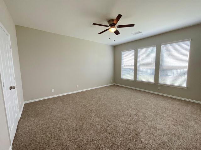 8707 E Crescent Lake Circle, Baytown, TX 77521