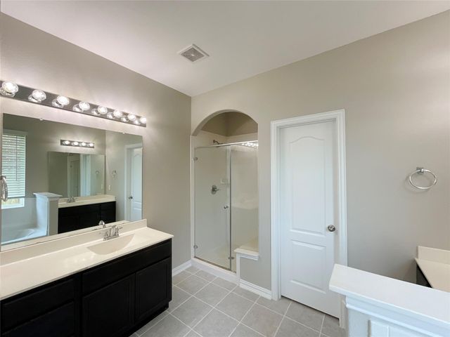 8707 E Crescent Lake Circle, Baytown, TX 77521