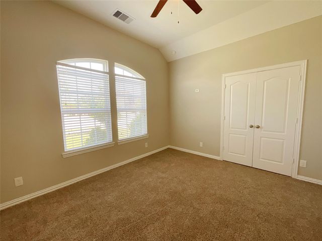 8707 E Crescent Lake Circle, Baytown, TX 77521