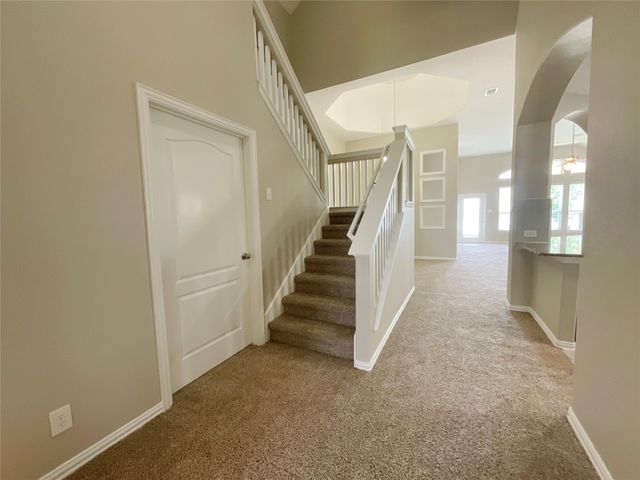 8707 E Crescent Lake Circle, Baytown, TX 77521