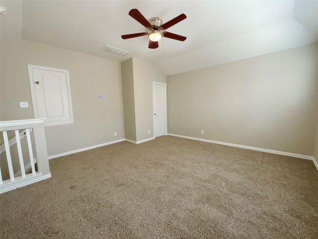8707 E Crescent Lake Circle, Baytown, TX 77521