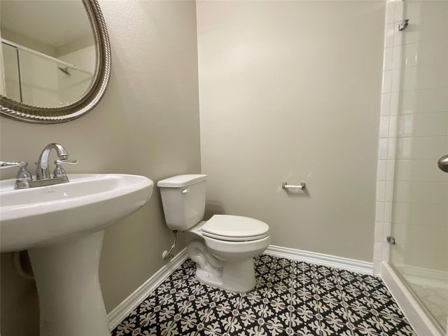 8707 E Crescent Lake Circle, Baytown, TX 77521