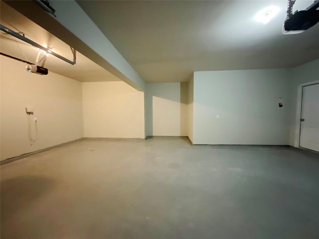 8707 E Crescent Lake Circle, Baytown, TX 77521