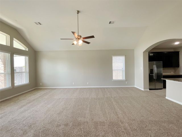 8707 E Crescent Lake Circle, Baytown, TX 77521