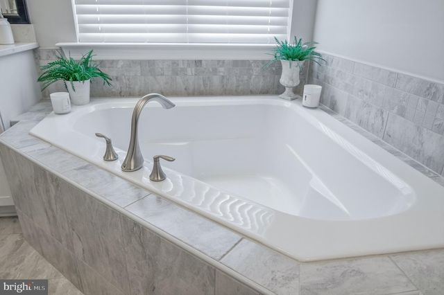 11193 WISTERIA LN, King George, VA 22485