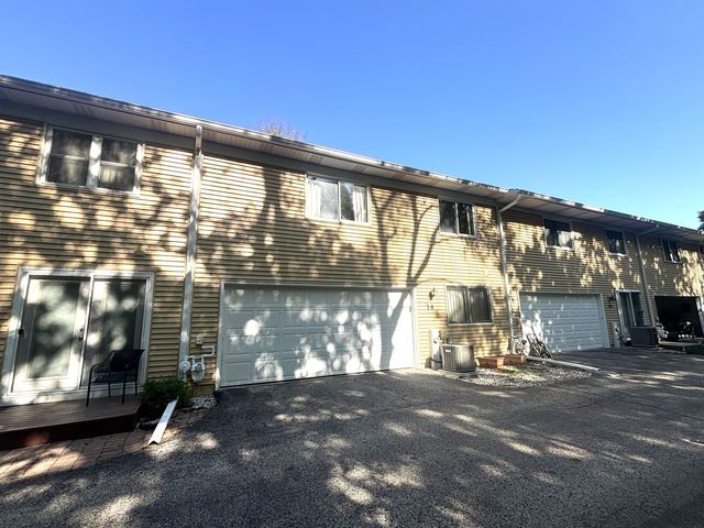 79 Garden Drive, Montgomery, IL 60538