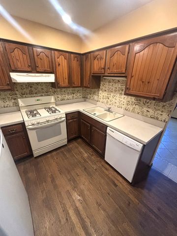 79 Garden Drive, Montgomery, IL 60538