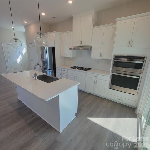 9143 Harwen Lane, Charlotte, NC 28215