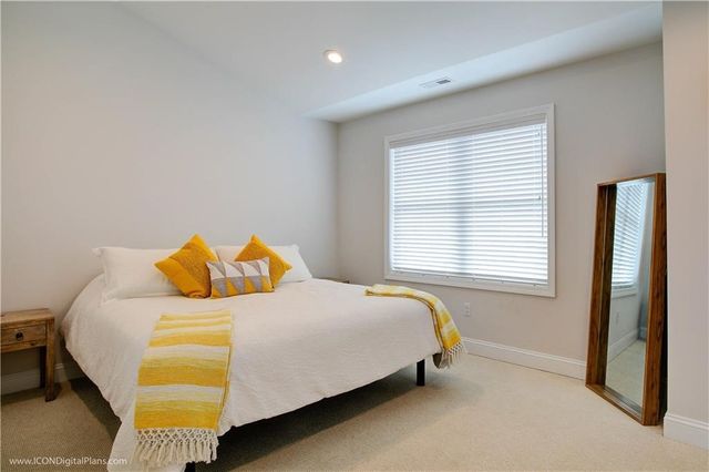 56 Mariner Way, Middletown, RI 02842