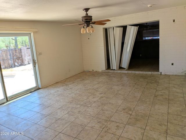 432 E EUCLID Avenue, Phoenix, AZ 85042