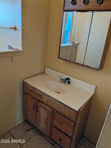 432 E EUCLID Avenue, Phoenix, AZ 85042