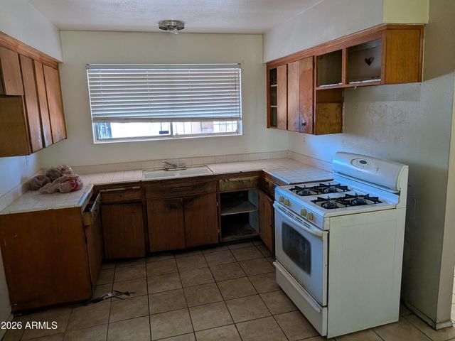 432 E EUCLID Avenue, Phoenix, AZ 85042