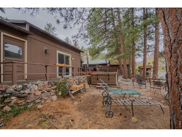 198 Poudre River Rd, Bellvue, CO 80512
