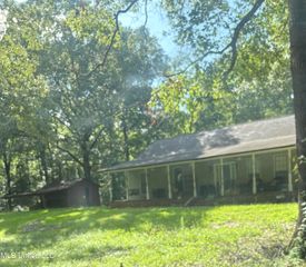 55 Scheffel Road, Natchez, MS 39120