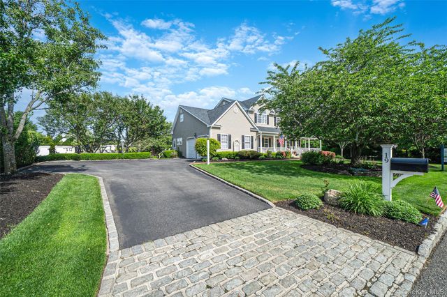 19 Sweetgum Lane, Miller Place, NY 11764