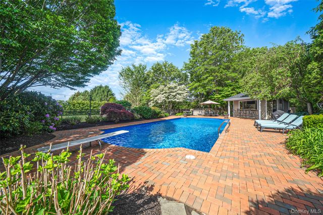 19 Sweetgum Lane, Miller Place, NY 11764