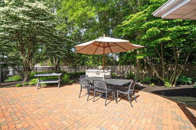 19 Sweetgum Lane, Miller Place, NY 11764
