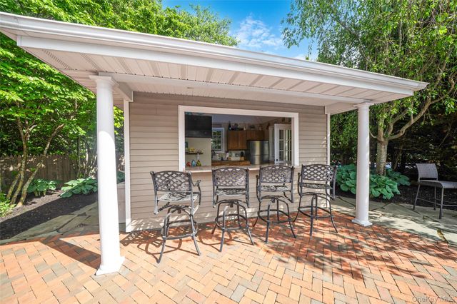 19 Sweetgum Lane, Miller Place, NY 11764
