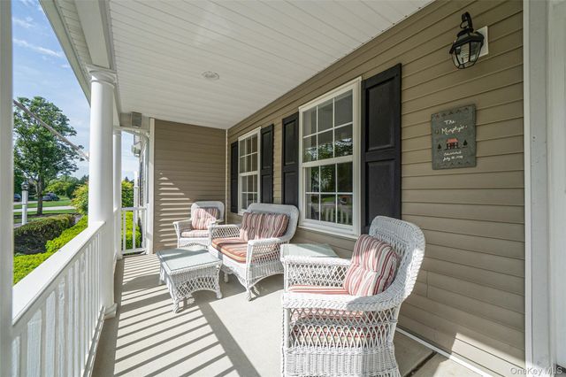 19 Sweetgum Lane, Miller Place, NY 11764