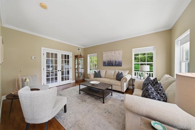 19 Sweetgum Lane, Miller Place, NY 11764