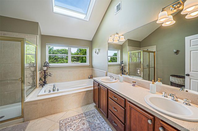 19 Sweetgum Lane, Miller Place, NY 11764
