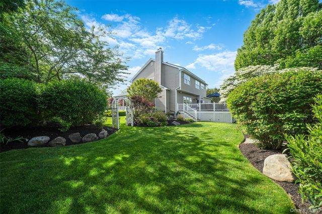 19 Sweetgum Lane, Miller Place, NY 11764