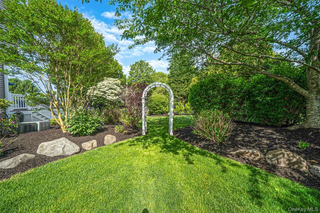 19 Sweetgum Lane, Miller Place, NY 11764