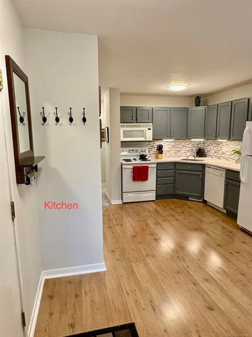 22243 Kinyon Street 3, Taylor, MI 48180